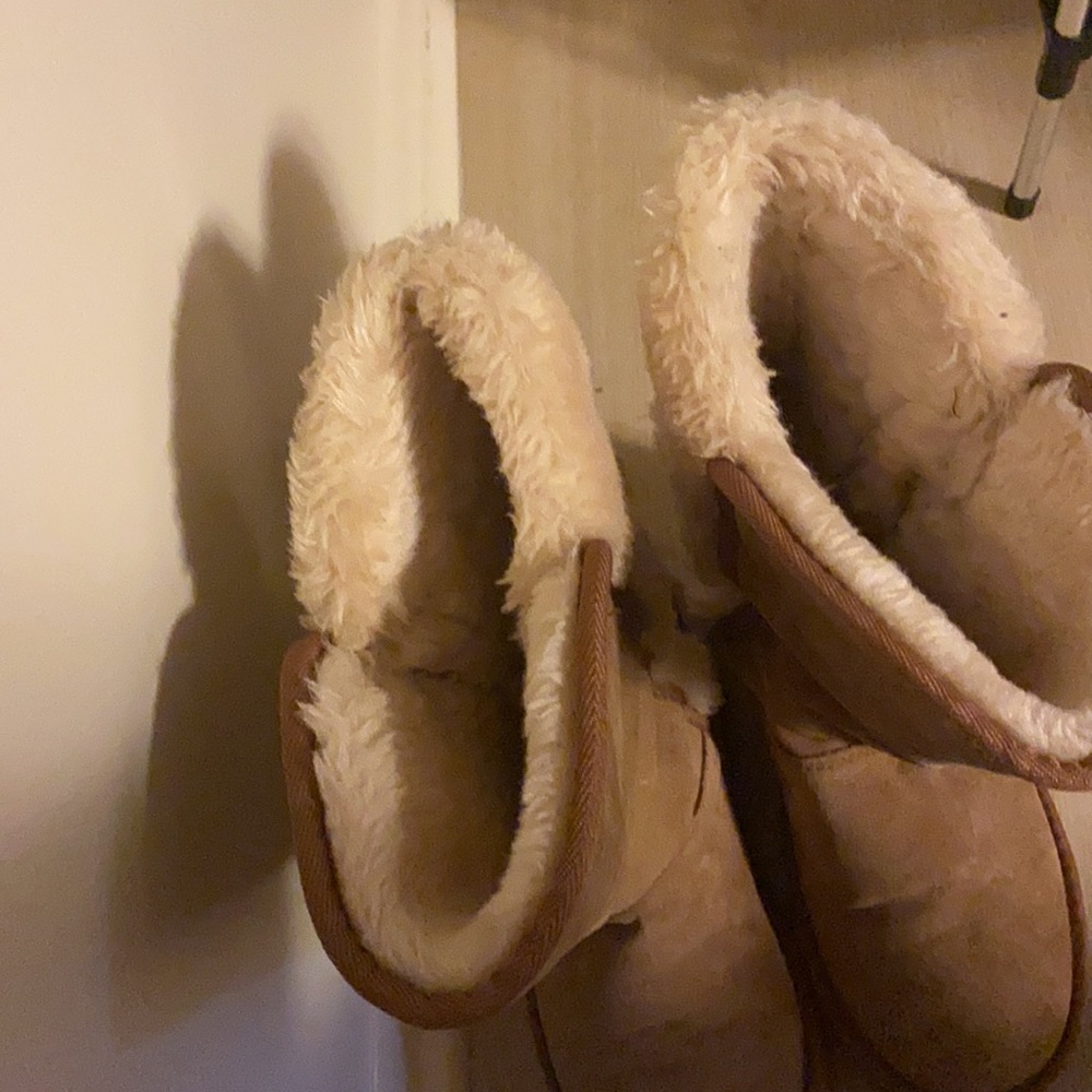 Lamo Fall Shoes - Picture 4 of 4